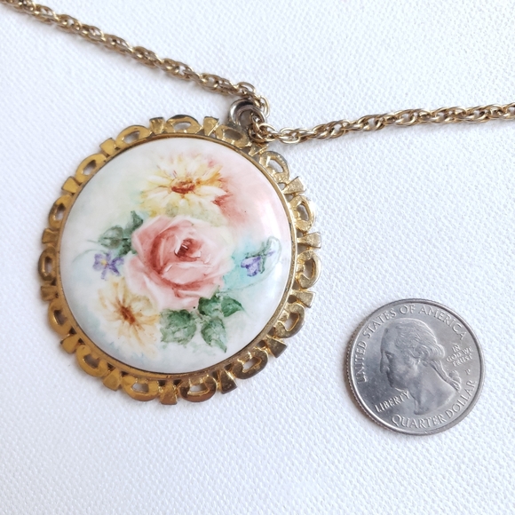 Vintage Large Porcelain Floral Pendant Necklace - Picture 7 of 12